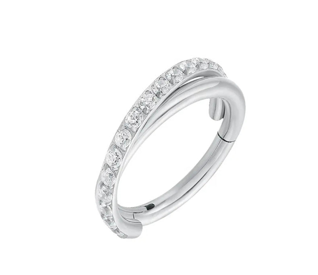 Titan Segmentring 2 Ringe überkreuzt mit eingefasste Kristalle